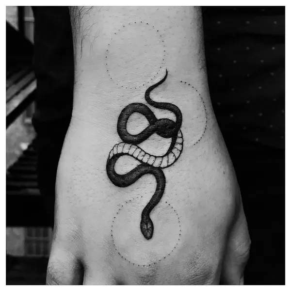 체인, 전통 매듭, Snake