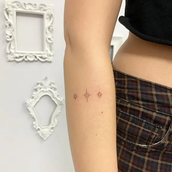 Lettering, Mini, 발찌, 개미, 오니, 치유, 게자리, 삭얀트, 양자리, 물병자리, 사수자리, 염소자리, 전갈자리, 황소자리, 물고기자리, 초소형 타투, 플래시 타투, 작은 타투, 단청, 한글, 화살, 희망, 외계인, 회복력, 불가사리, 쌍둥이자리