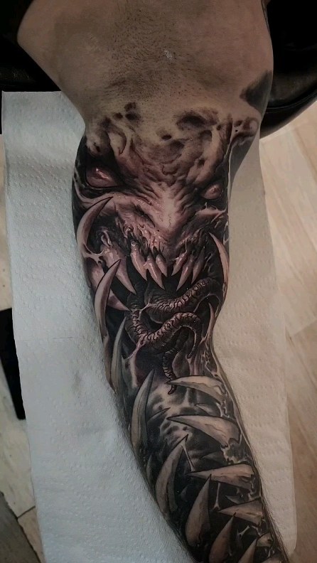 Dragon, 괴물