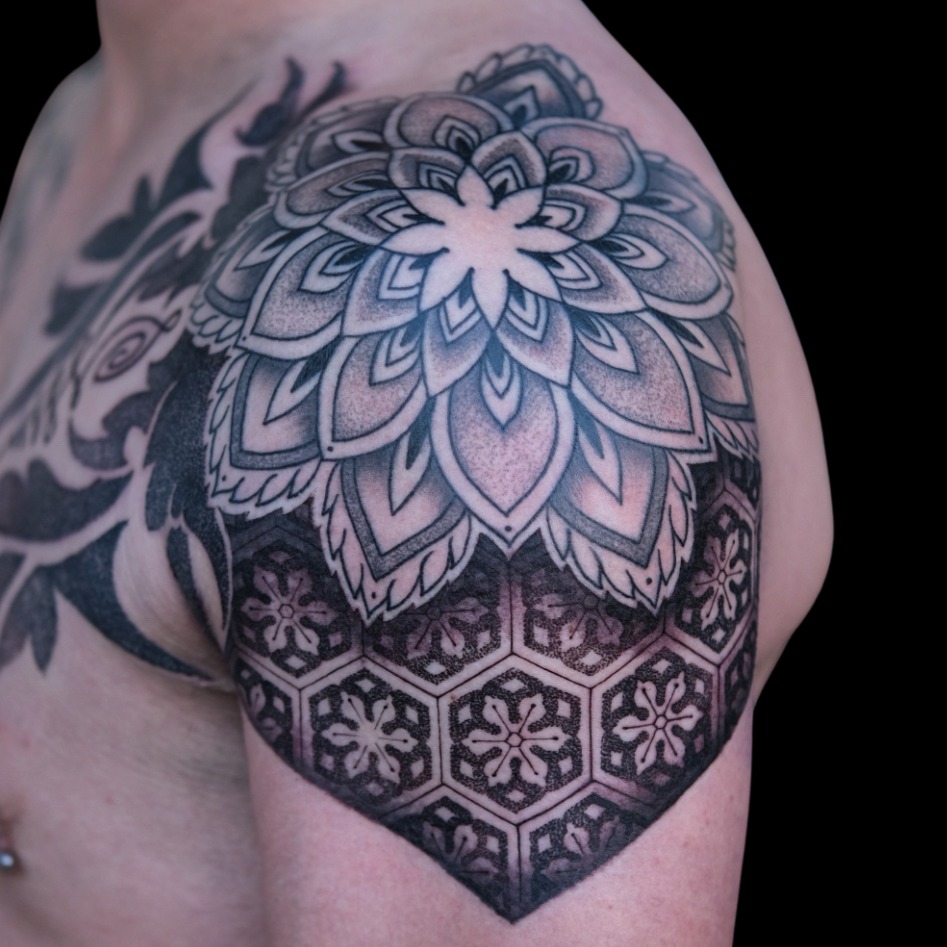Ink and Dagger Tattoo