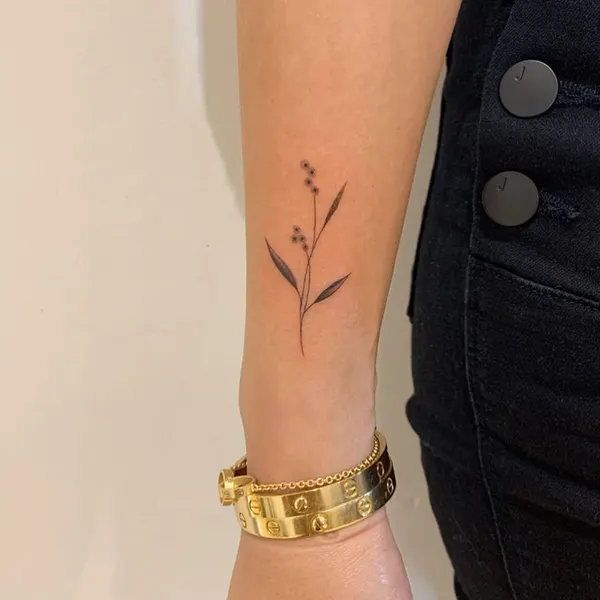 멘디, Flower, Lettering, 발찌, 사랑, 서명, 영원, 옴, 오니, 용기, 평화, 한글, 희망, 노리개, 삭얀트, 손동작, 암밴드, 이니셜, 주얼리, 회복력, 이레즈미, 처녀자리, 천칭자리, 기념 타투, 보호 상징, 우정 타투, 날짜, 숫자, 열쇠, 체인, 충성, 팔찌, 실루엣, 양면성, 기도하는 손, 초소형 타투, 플래시 타투, 작은 타투, Mini