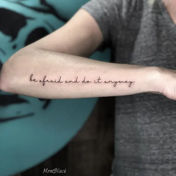 Lettering, 문장