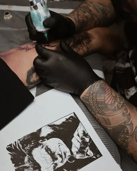 Full Circle Tattoo