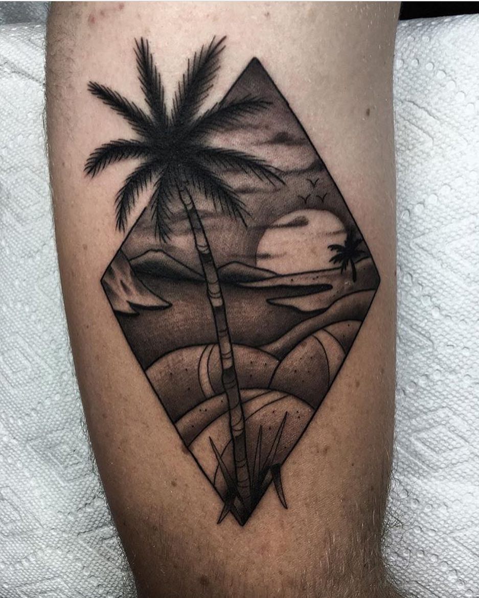 Full Circle Tattoo