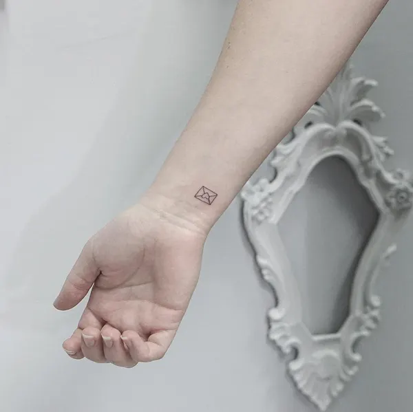 옴, Lettering, 영원, 암밴드, 양면성, 추억, 오리엔탈