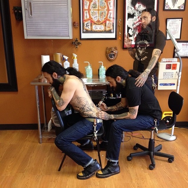 Full Circle Tattoo
