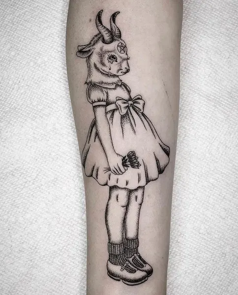 Full Circle Tattoo