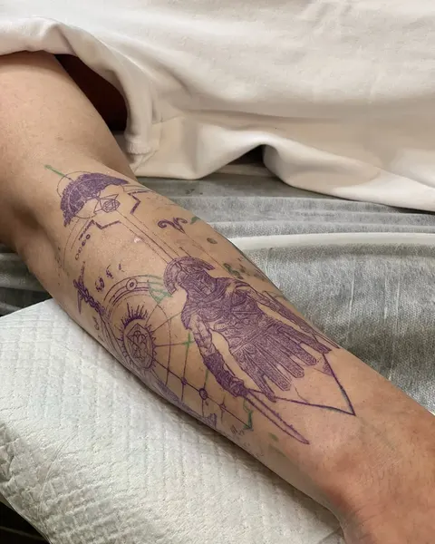 멘디, Geometric, 펜, 그래픽, 커버업, 오리엔탈, 케르베로스, 큰 타투, 나선, 슬리브, 해부학