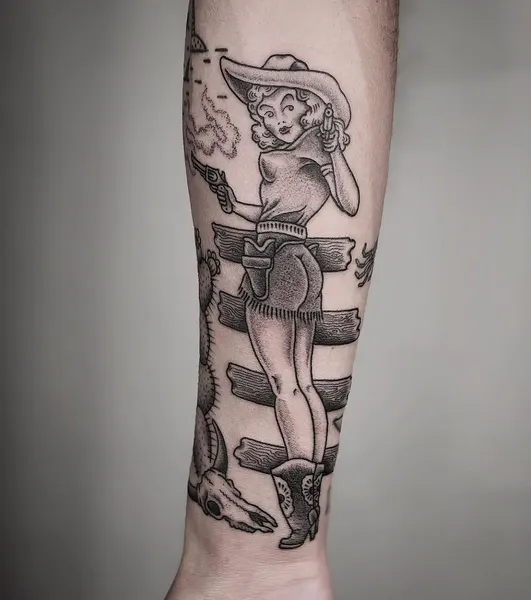 Full Circle Tattoo