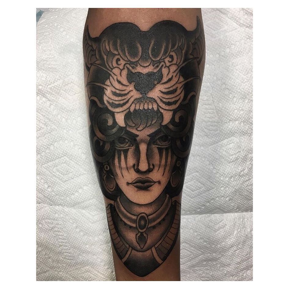 Full Circle Tattoo