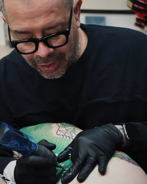 Full Circle Tattoo