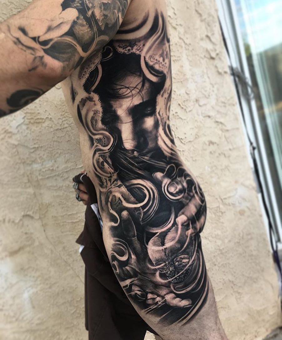 Full Circle Tattoo