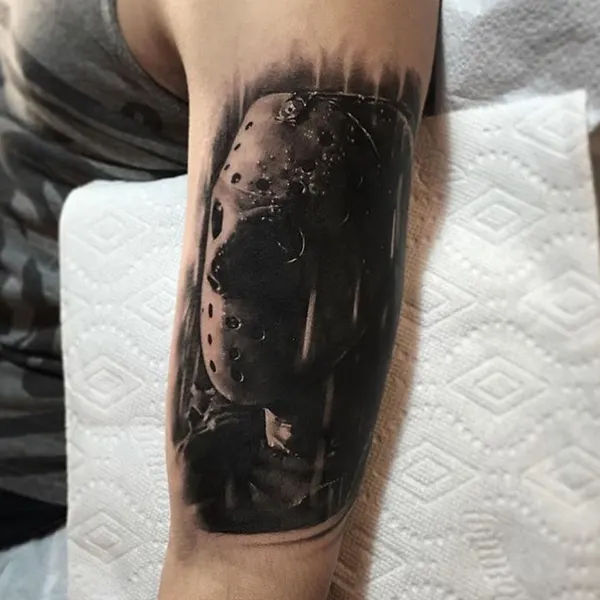 Full Circle Tattoo