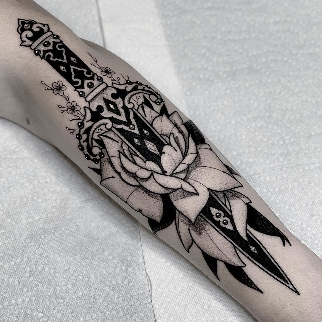 black_casket
