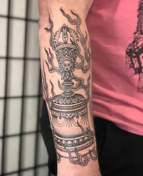 Full Circle Tattoo
