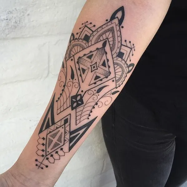 Full Circle Tattoo