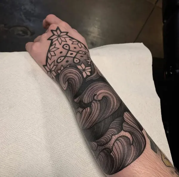 Full Circle Tattoo