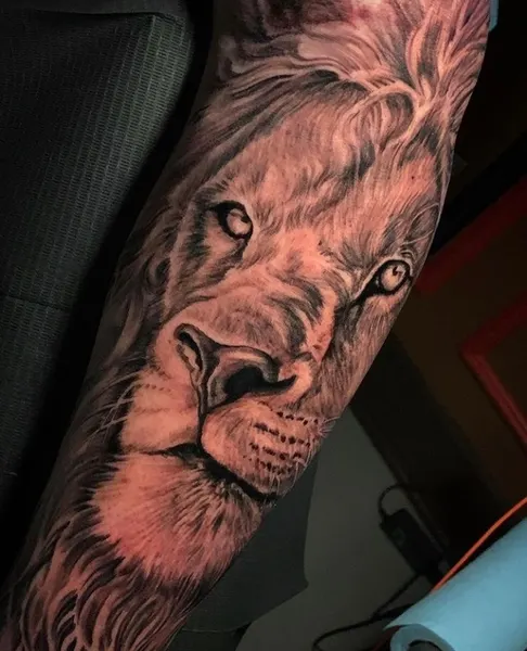 Ink and Dagger Tattoo