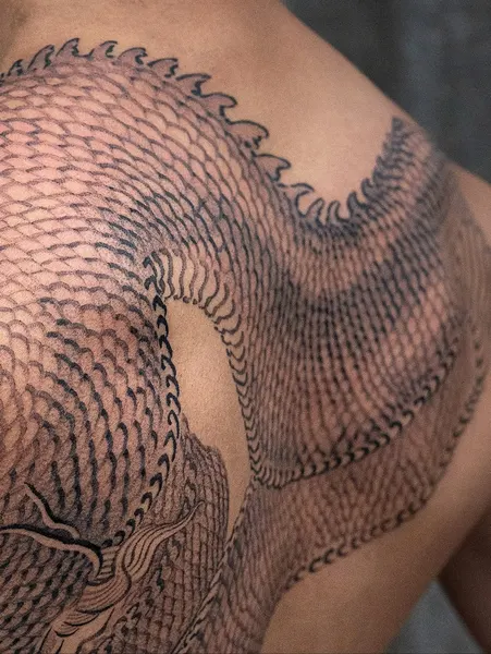 Dragon, 구름 문양