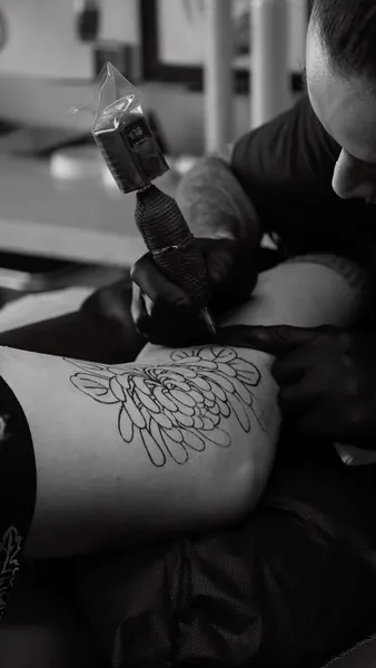 Full Circle Tattoo