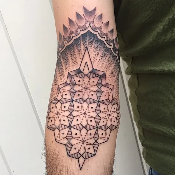 Full Circle Tattoo