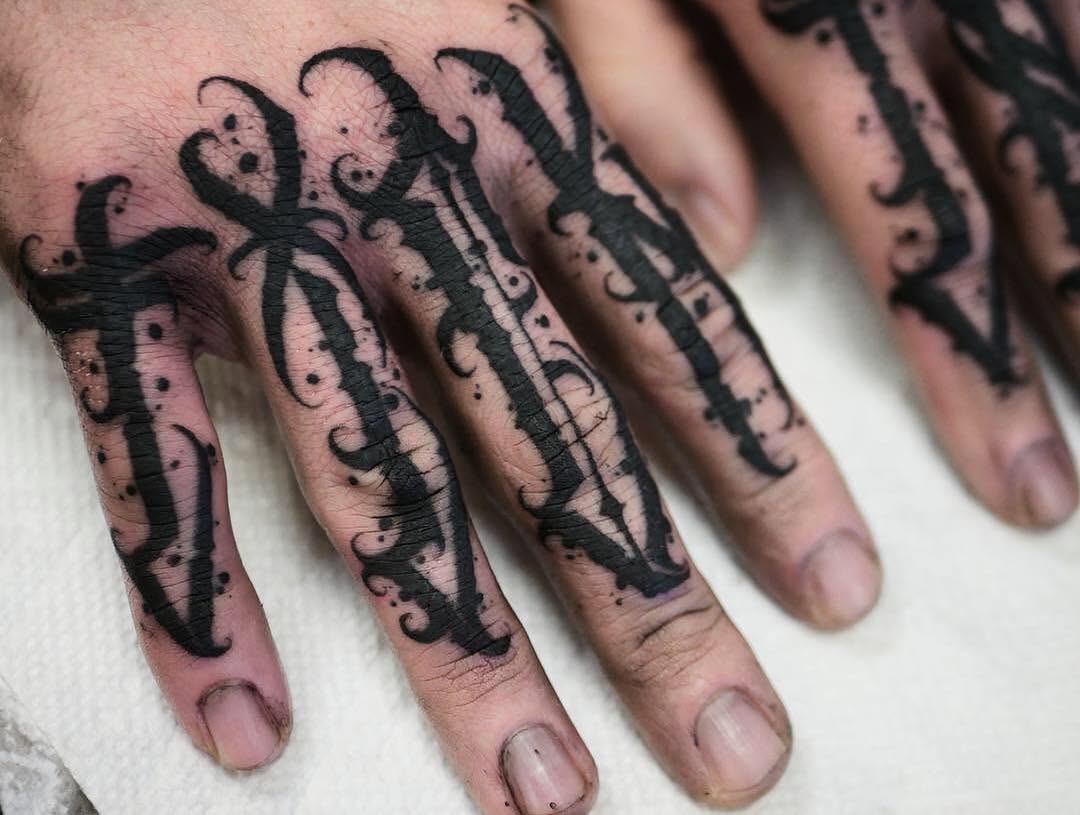 손, Lettering