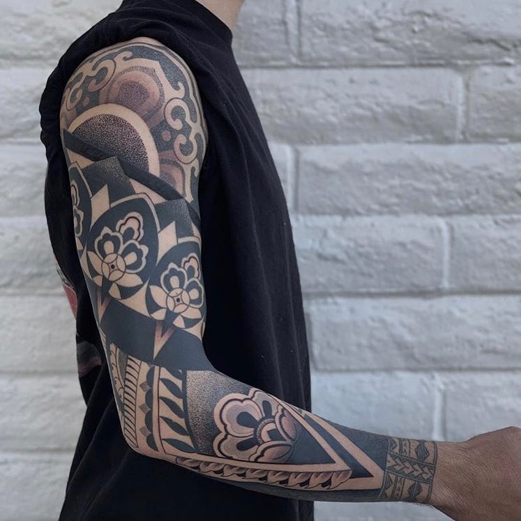 Full Circle Tattoo