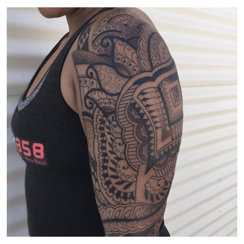 Full Circle Tattoo