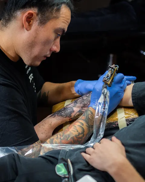 Full Circle Tattoo