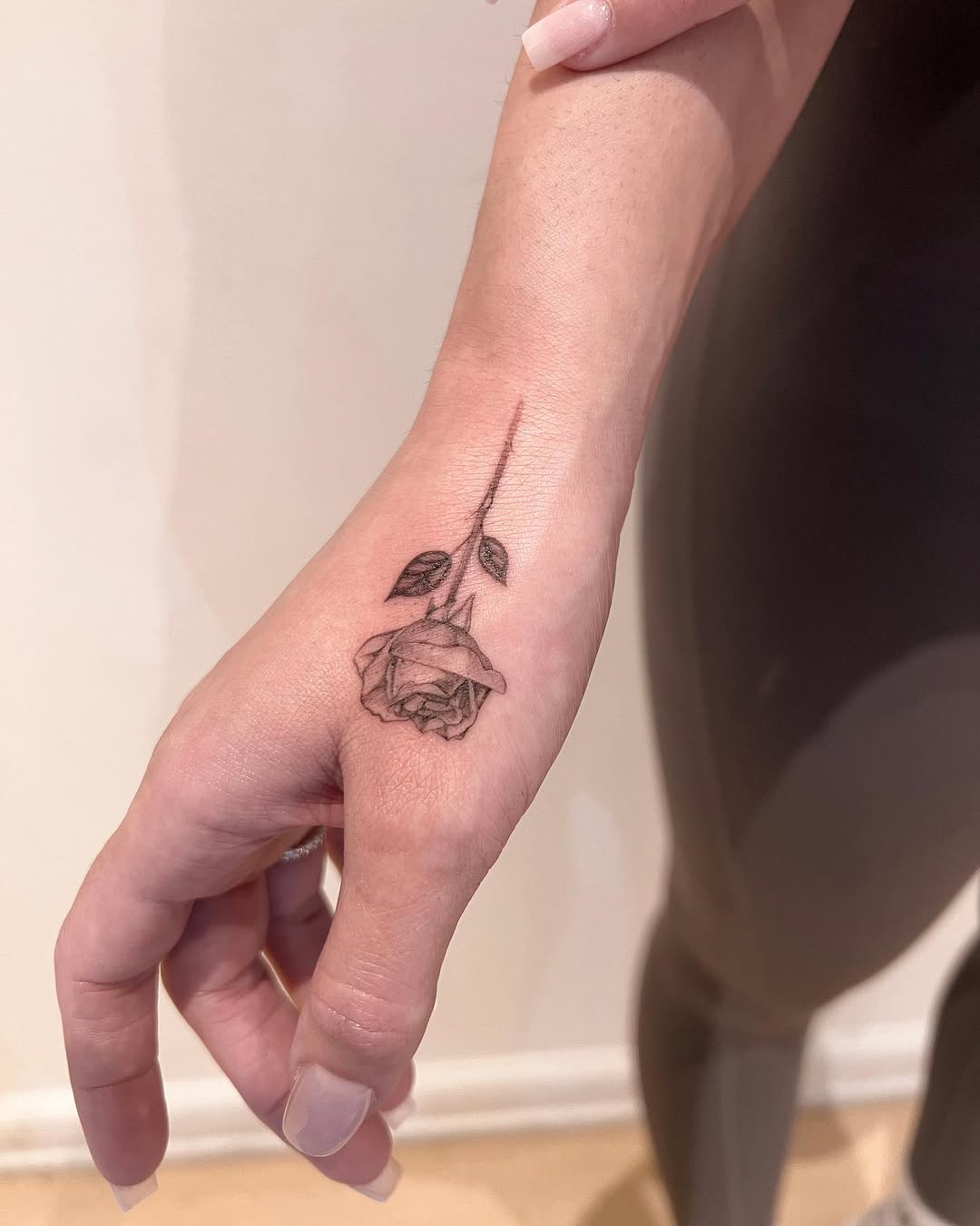비, Flower, Rose, 펜, 그래픽, 초현실, 커스텀 타투, 바람, 연기, 지혜, 노리개, 실루엣, 판타지, 오리엔탈, 우키요에, 기념 타투