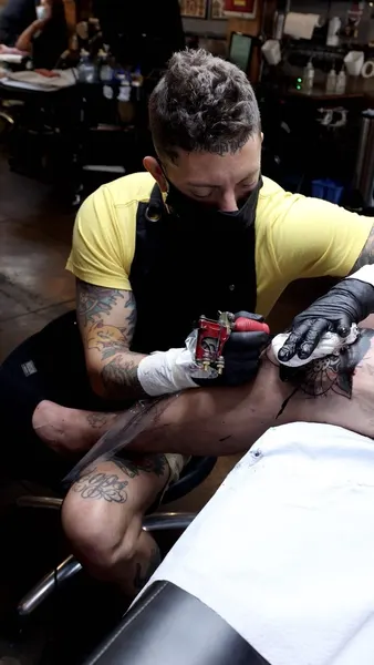 Full Circle Tattoo