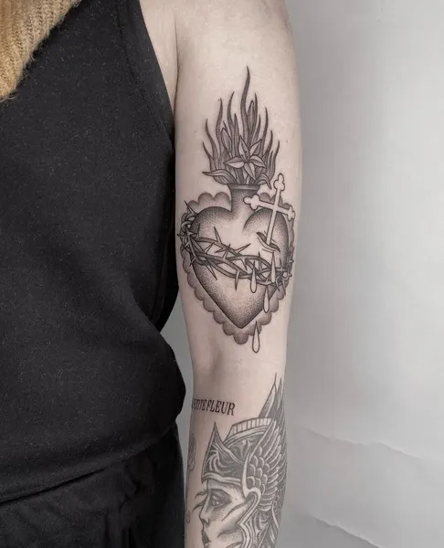 Full Circle Tattoo