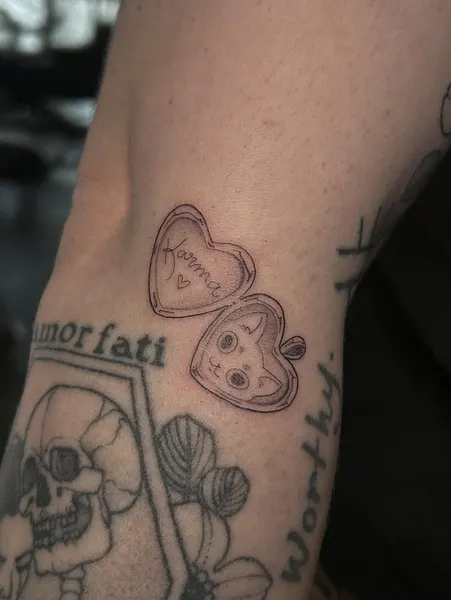 Full Circle Tattoo