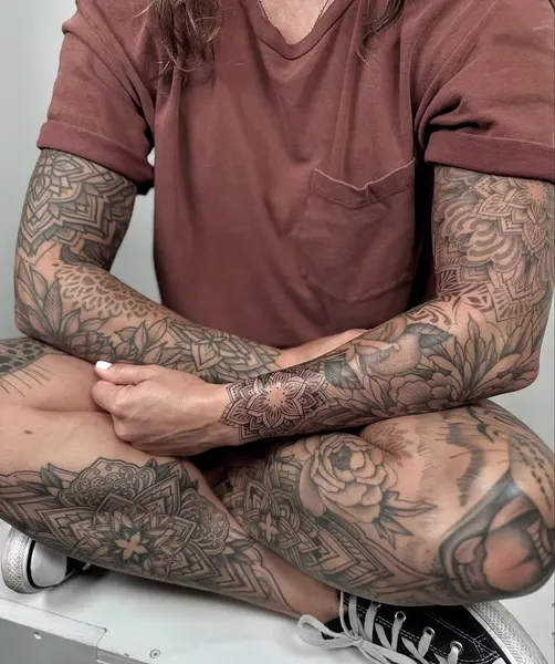 Full Circle Tattoo