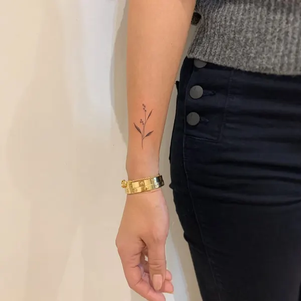 멘디, Flower, Lettering, 발찌, 사랑, 서명, 영원, 옴, 오니, 용기, 평화, 한글, 희망, 노리개, 삭얀트, 손동작, 암밴드, 이니셜, 주얼리, 회복력, 이레즈미, 처녀자리, 천칭자리, 기념 타투, 보호 상징, 우정 타투, 날짜, 숫자, 열쇠, 체인, 충성, 팔찌, 실루엣, 양면성, 기도하는 손, 초소형 타투, 플래시 타투, 작은 타투, Mini