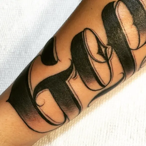 Lettering, 단어, 스크립트, 타자기 폰트, 미니멀 레터링, 일본어 레터링, 고딕 레터링, 한글 레터링, 서예, 치카노, 커스텀 타투, 아랍어 레터링