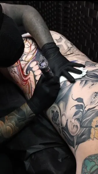 Full Circle Tattoo