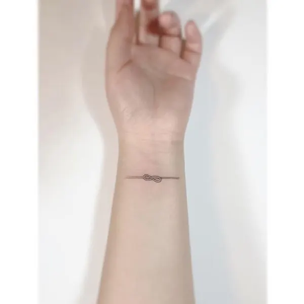 Lettering, 화살, 암밴드, 활과 화살