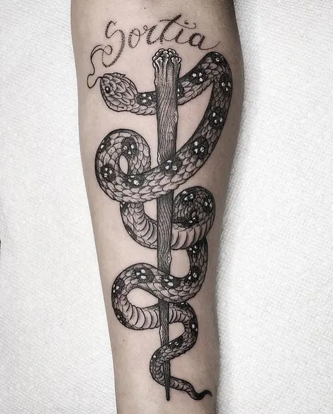 Full Circle Tattoo