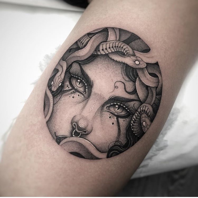 Dragon, 메두사