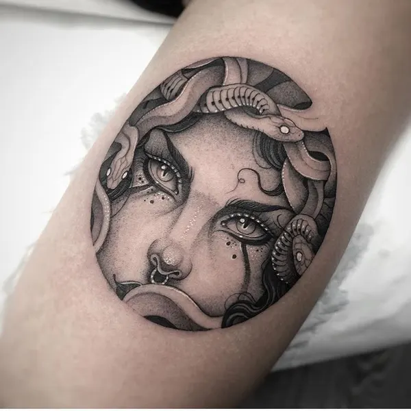 Dragon, 메두사