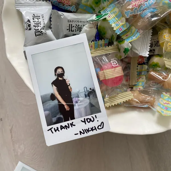 칼, 펜, 담배, 라이터, 미니멀 레터링