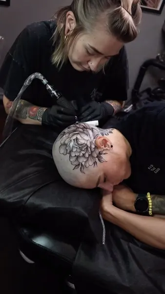 Full Circle Tattoo