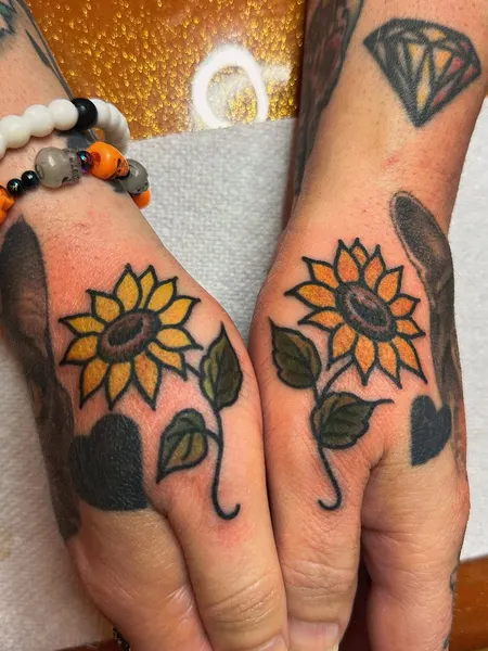 lindseebeetattoo