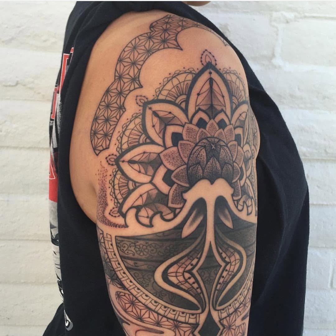 Full Circle Tattoo