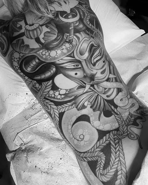 Full Circle Tattoo