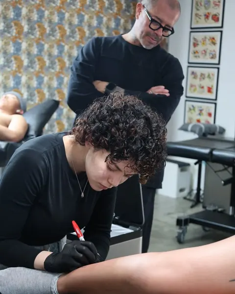 Full Circle Tattoo