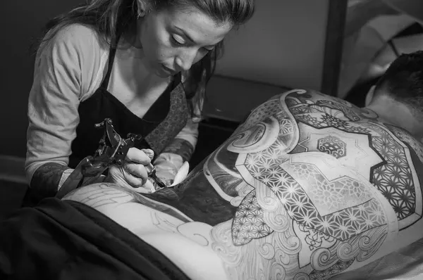 Full Circle Tattoo