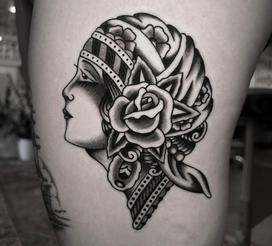 Full Circle Tattoo