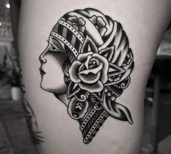 Full Circle Tattoo